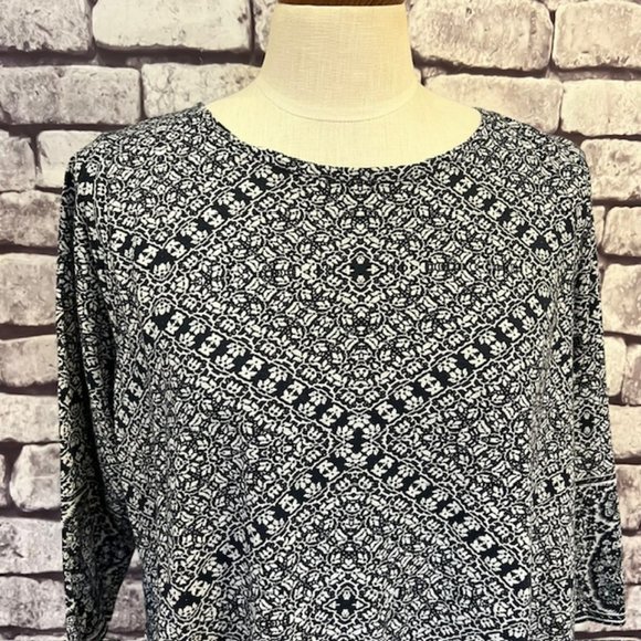 Lucky Brand Navy & White 3/4 Sleeve Blouse Size 1X - Picture 2 of 9